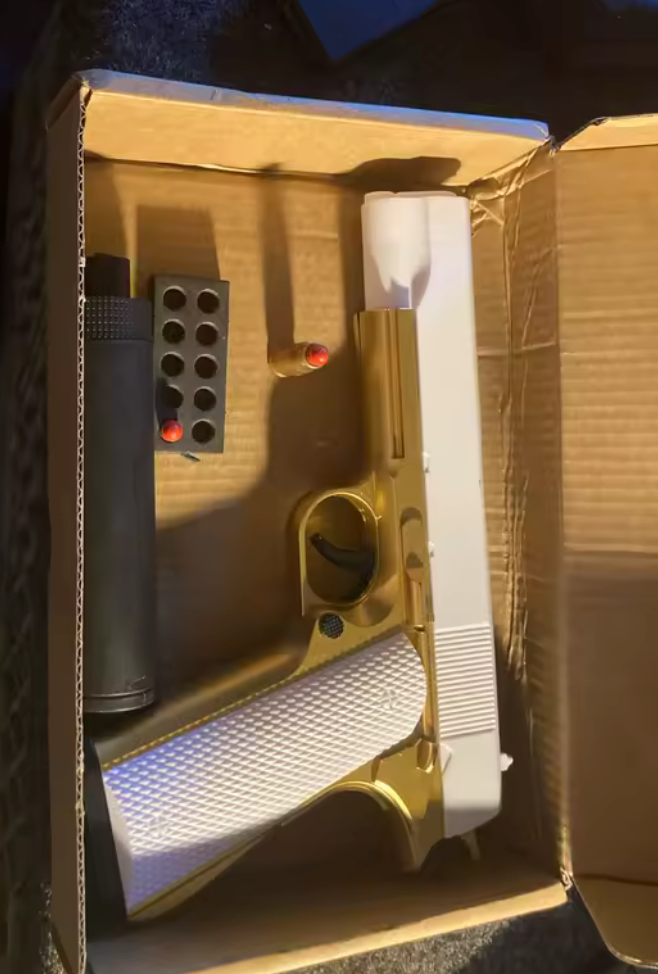 Pistola De Juguete Réplica 1911 Dorada/blanca (singleshot)